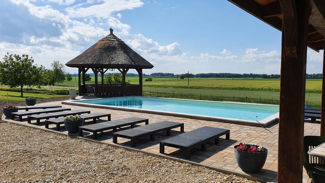 Tisza White House Bed and Breakfast Tiszaszolos Εξωτερικό φωτογραφία