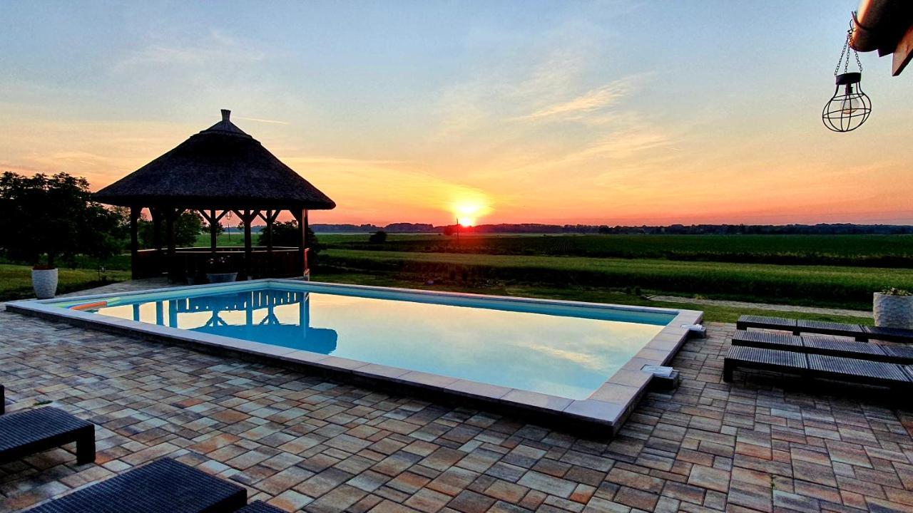 Tisza White House Bed and Breakfast Tiszaszolos Εξωτερικό φωτογραφία
