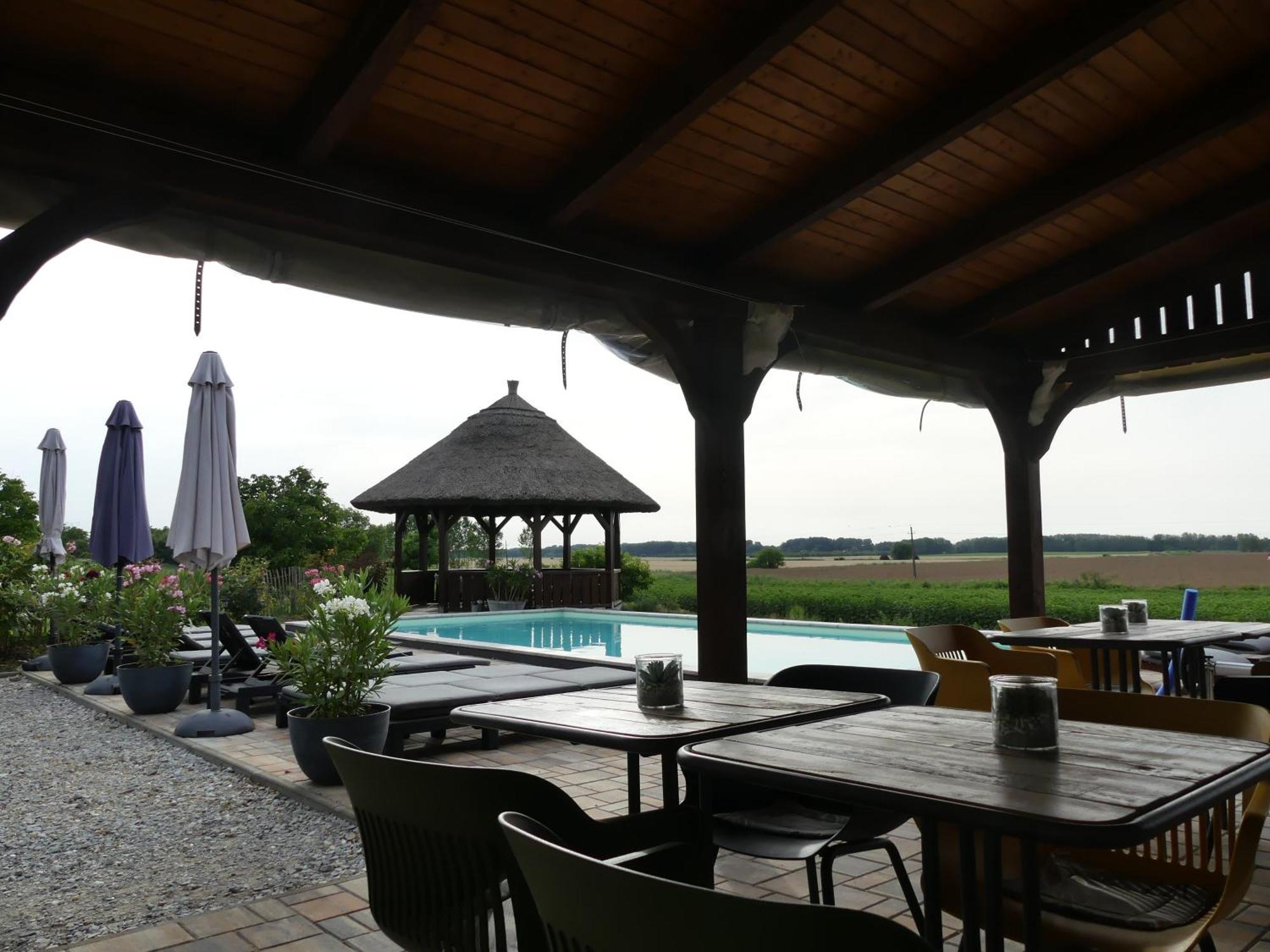 Tisza White House Bed and Breakfast Tiszaszolos Εξωτερικό φωτογραφία