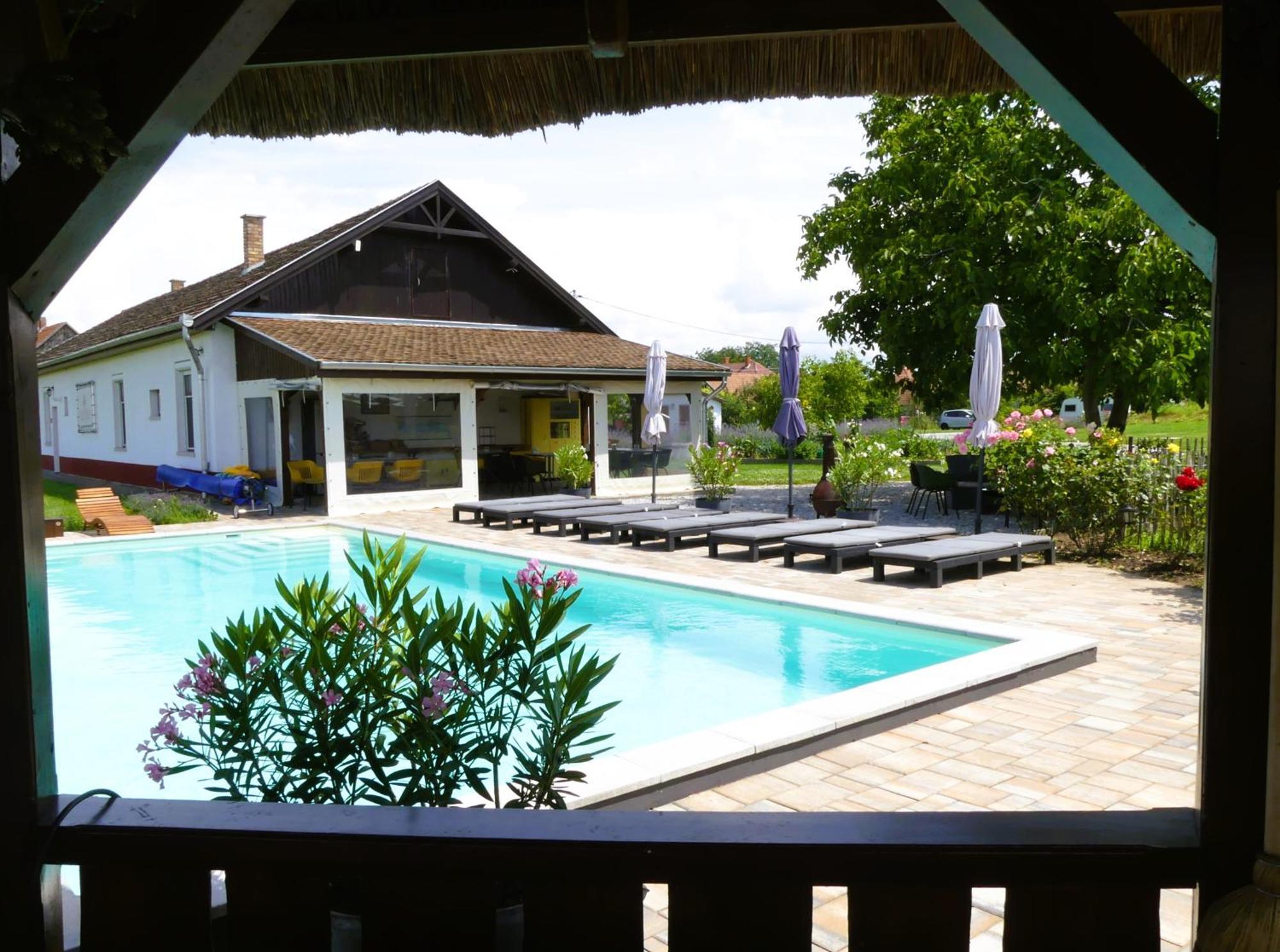 Tisza White House Bed and Breakfast Tiszaszolos Εξωτερικό φωτογραφία